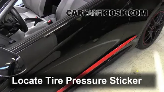 2011 Honda CR-Z EX 1.5L 4 Cyl. Neumáticos y ruedas Controlar presión de neumáticos